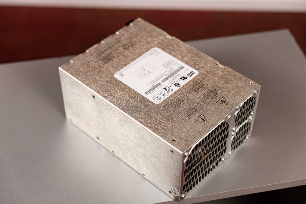 Sursă tensiune 2000W cu 4 iesiri: 28V-32A, 5V-25A, 12V-5A, 12V-5A