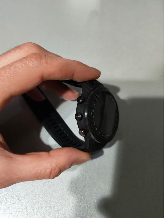 Смарт-часы Garmin MARQ Golfer Gen 2 Carbon Edition