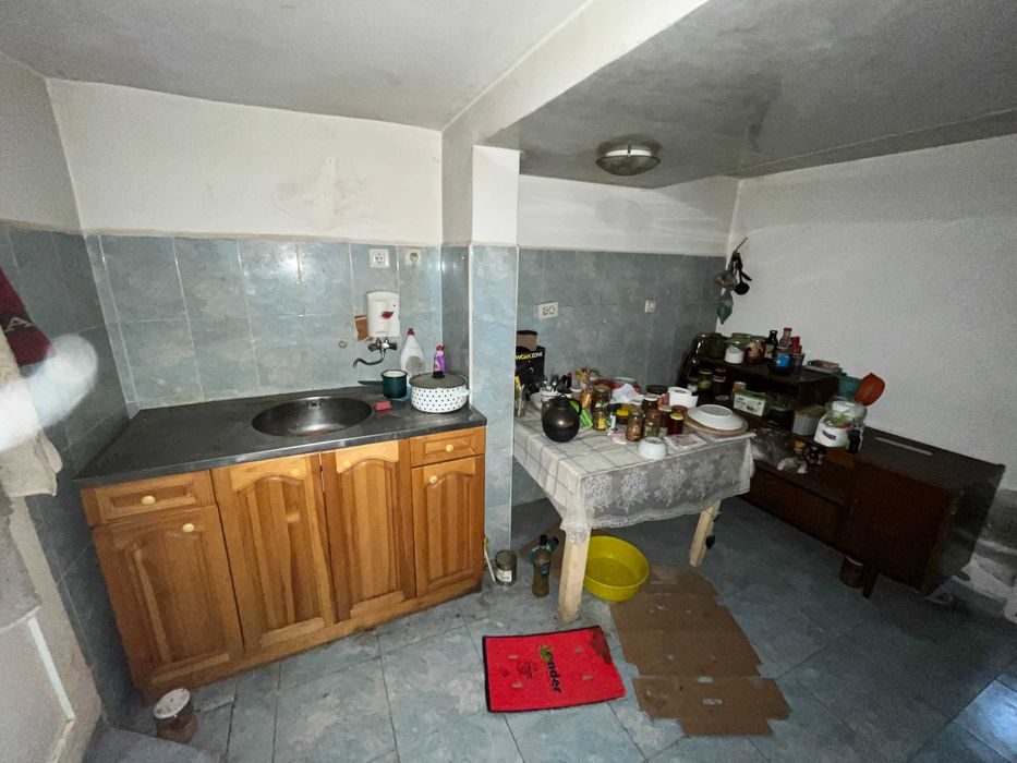 Продава къща в село Горно Черковище