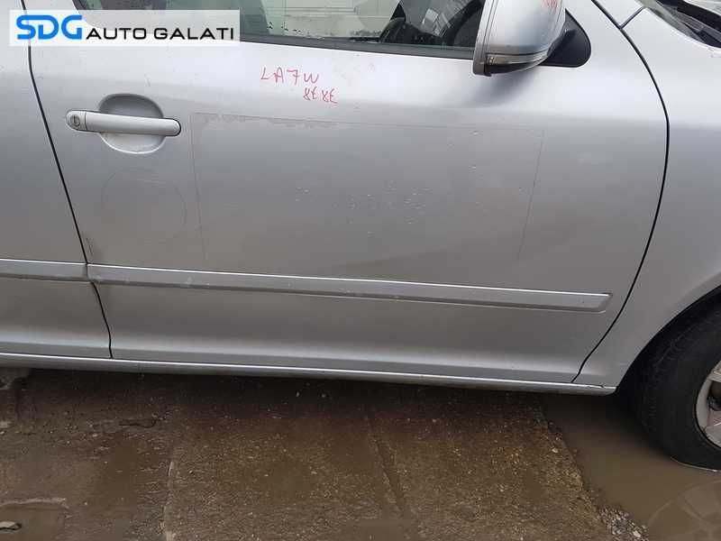Usa Usi Portiera Portiere Dreapta Fata cu Defect Skoda Octavia 2 Facelift 2008 - 2013 Culoare LA7W
