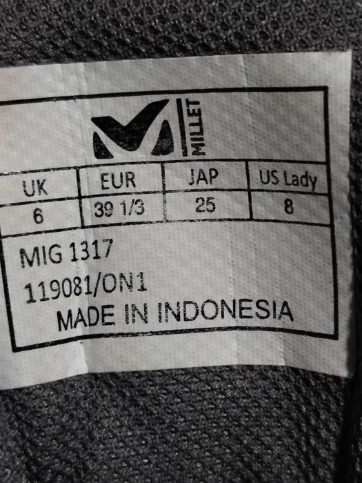 MILLET ghete de munte de damă, mr 39 1/3, interior 25 cm cu un defect