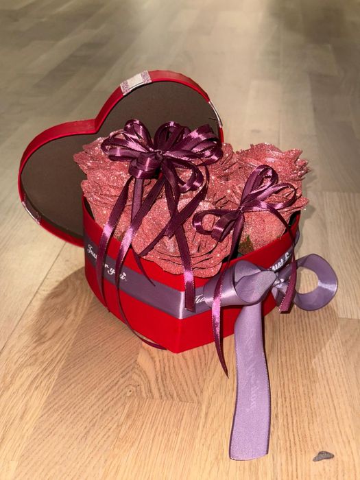 Buchete și aranjamente Trandafiri eterni