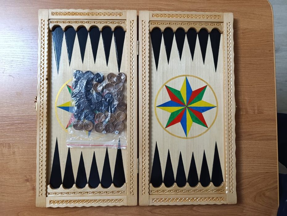 Продам нарды резные