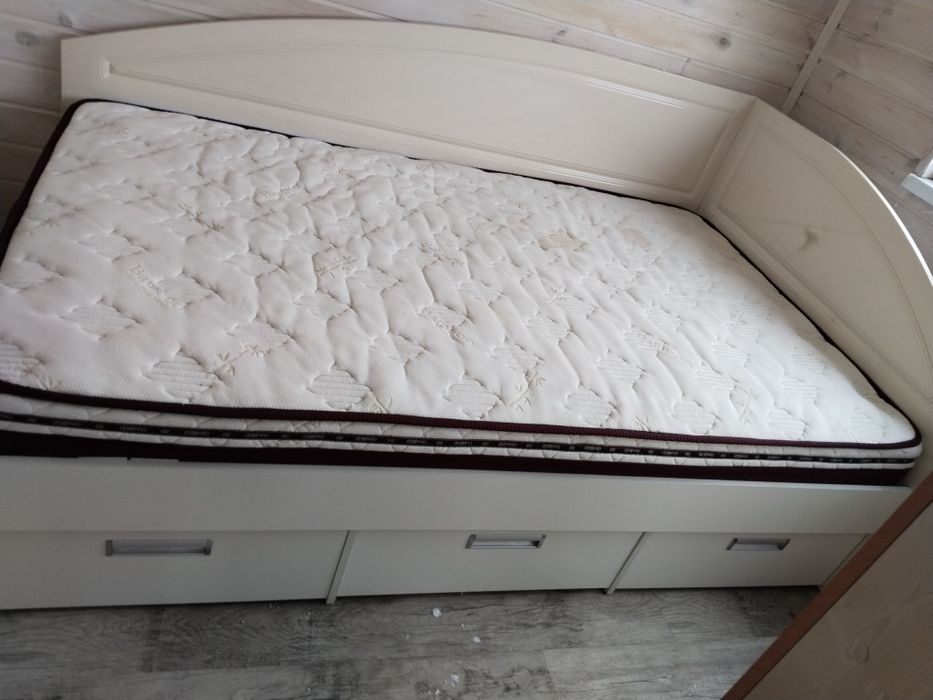 Продам кровать 1.5 -ка