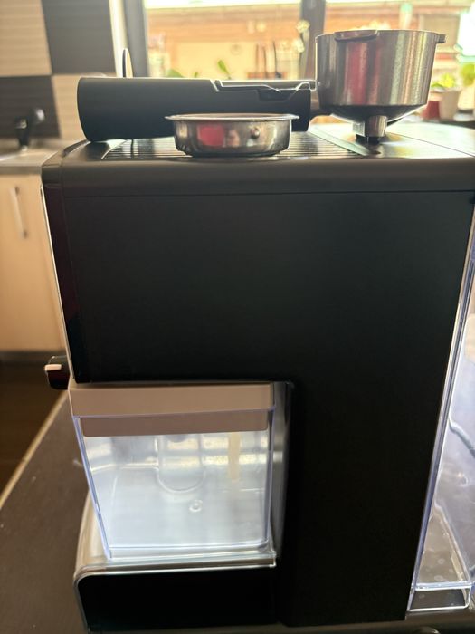 Vand Espressor Manual cu Lapte Prima Latte Argintiu Breville