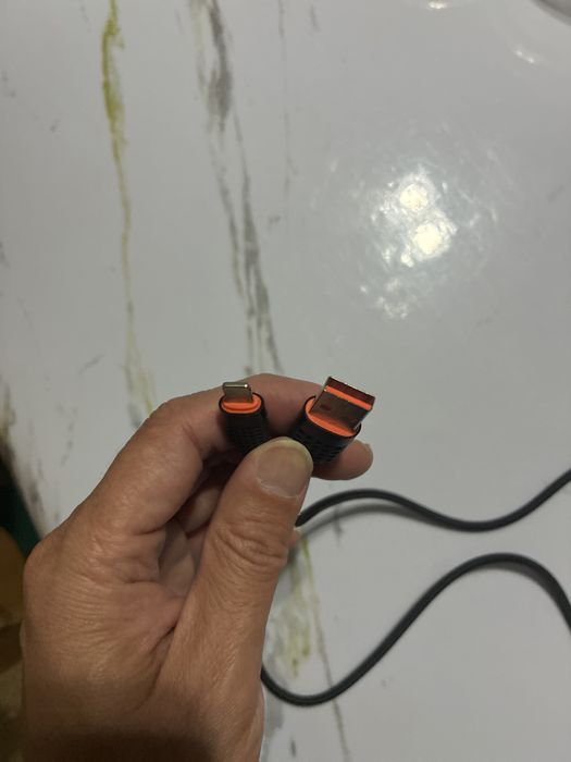 Зарядка сатылады айфонға