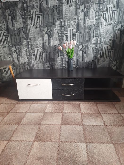 Тумба, можно под телевизор