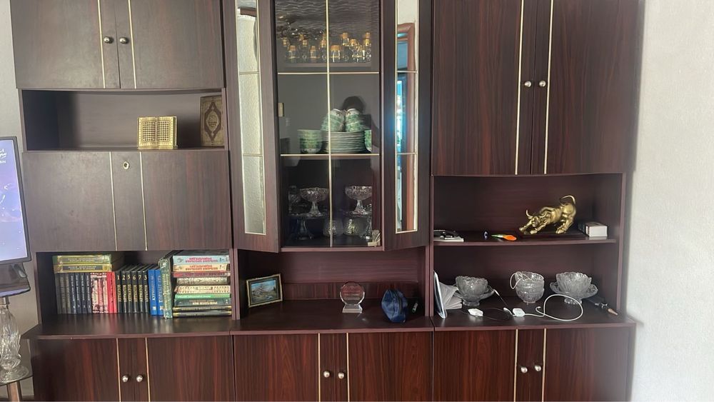 Продаю шифанер-стенка