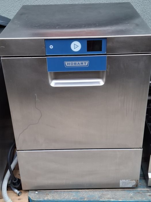 Професионална съдомиялна машина Hobart FXSTD-10B