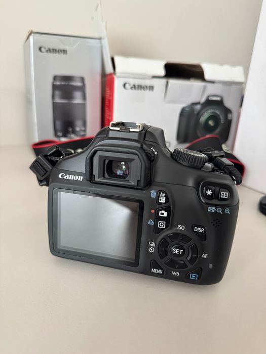 Продавам CANON EOS 1100D с два обектива