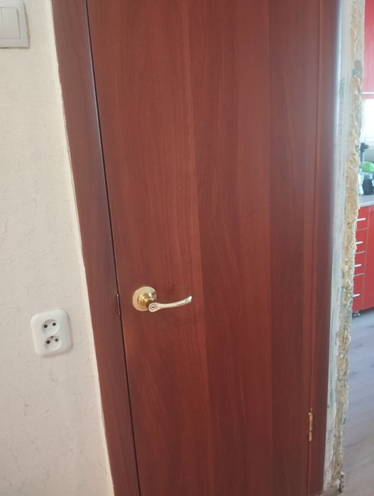 Продам межкомнатные двери