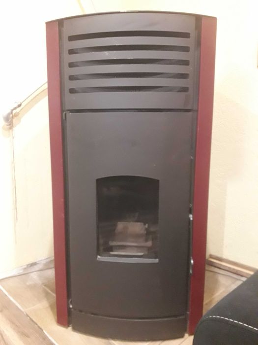 Продавам пелетна камина Марели Системс с водна риза 18KW