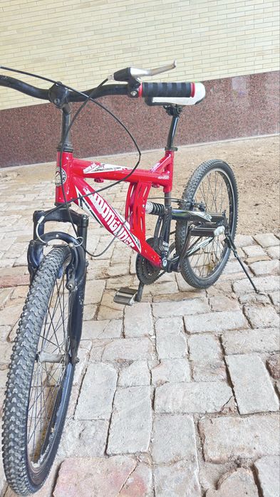 Velosiped sotiladi srochna kelishtirib beriladi
