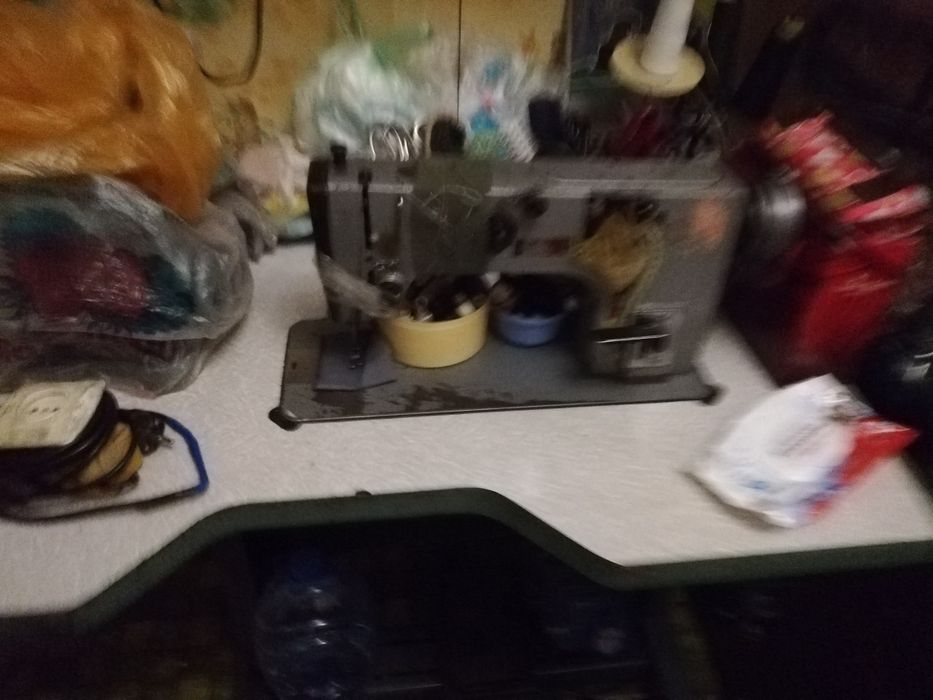 Продам швеиныи машина