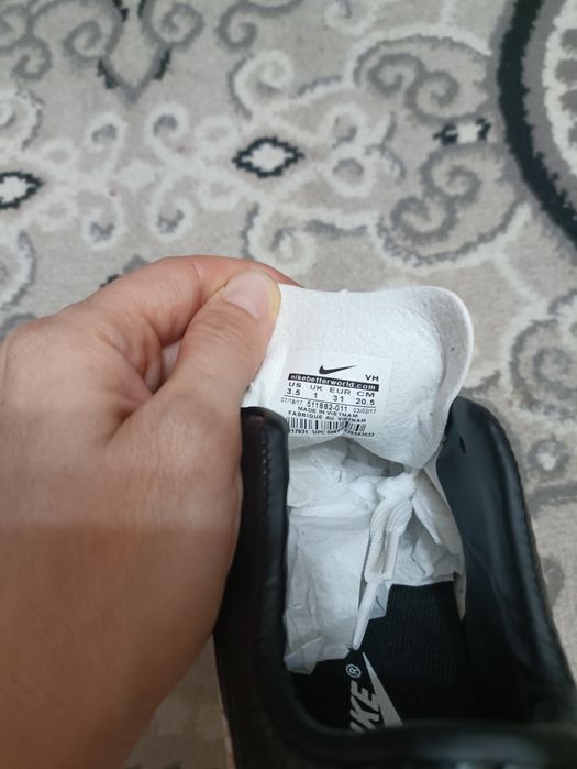 Продаются детские футбольные кроссовки новые