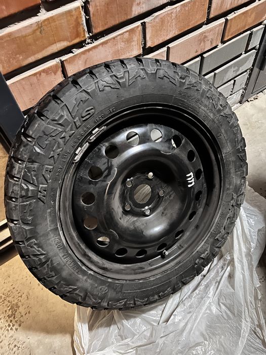 Продам Шины на дисках 4 шт комплект