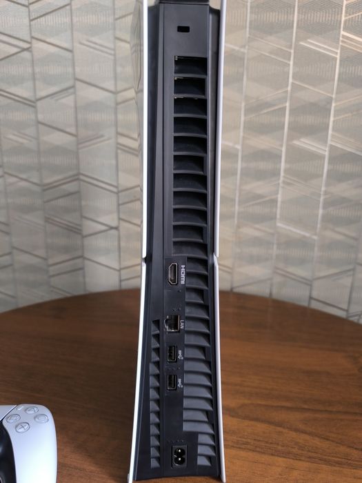 Продам Playstation 5 slim digital edition