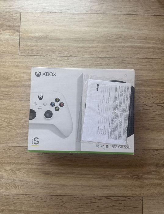 Vând xbox series s