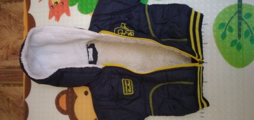 Продам демисизонные курточки