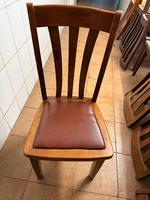 Стулья деревянные б/у