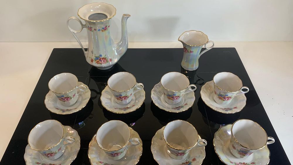 Порцеланов сервиз