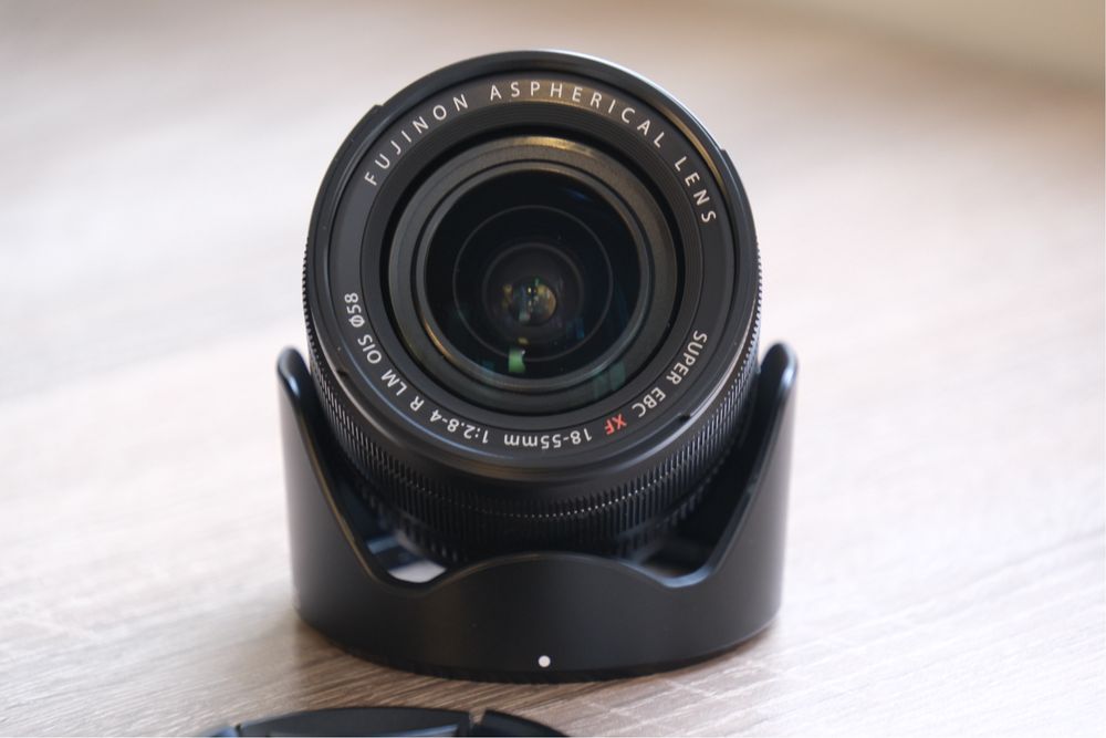 Продавам обектив Fujifilm XF 18–55mm f/2.8–4 R LM OIS