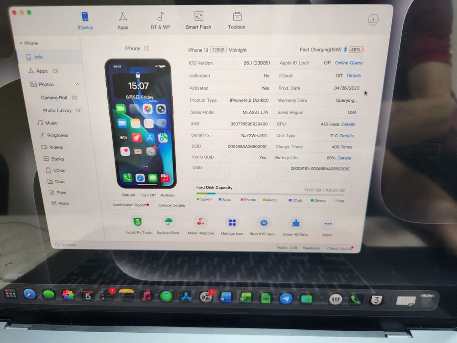 iPhone 13 qora korpusda bir nechta tirnalishlar bor