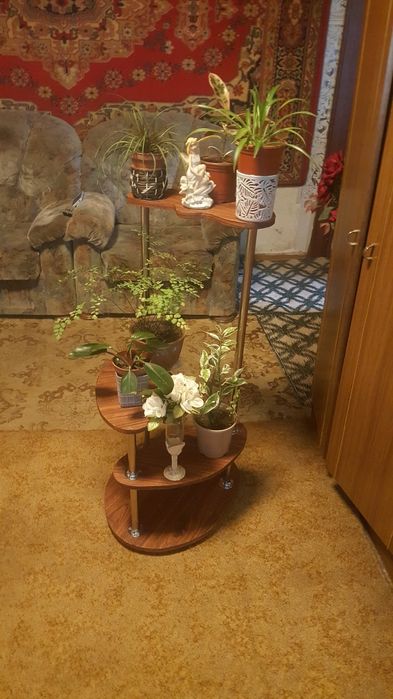 Полки для цветов  .