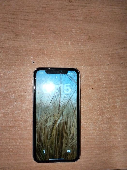 Продам айфон 11
