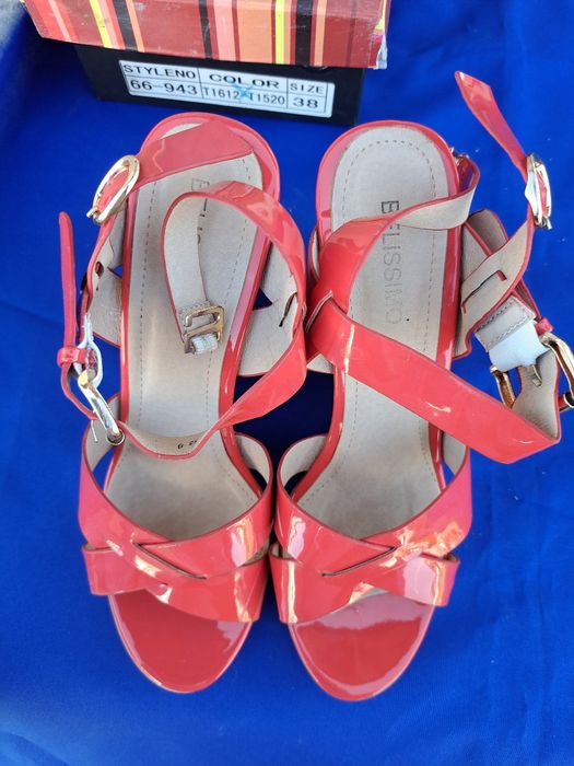 Босоножки 38размера