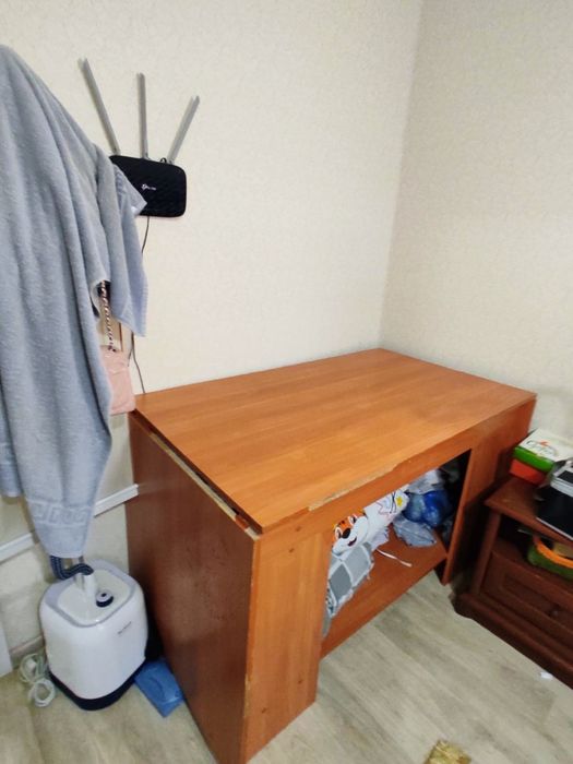 Стол трансформер, как журнальный и как для гостей