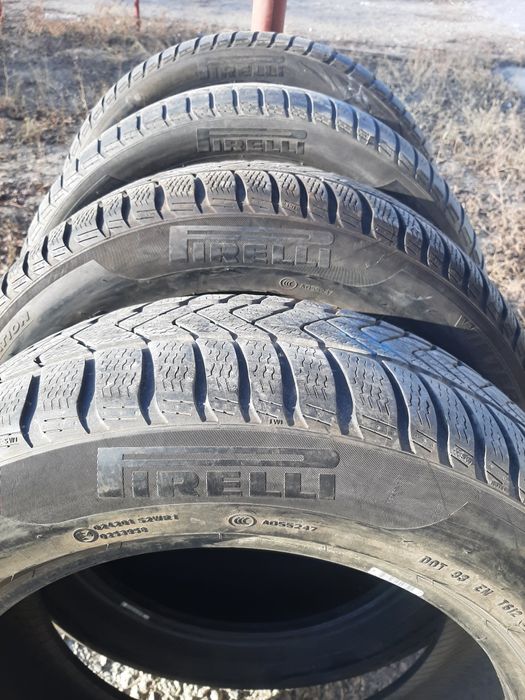 Продам шины. 225/55/17 пирелли