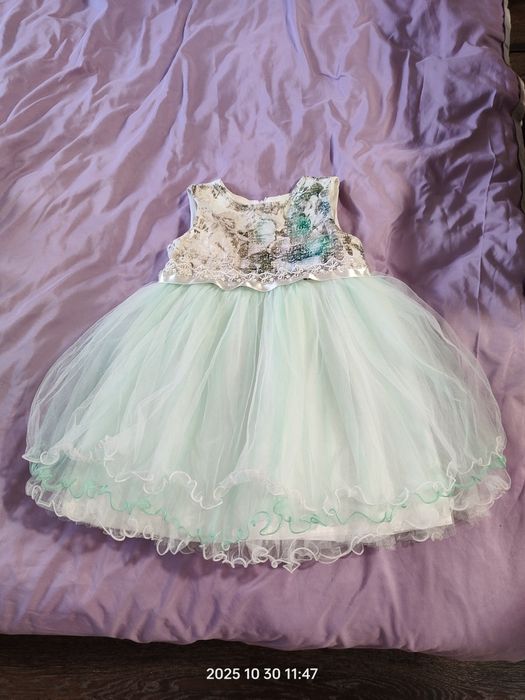 Платье нарядное 2-3 года