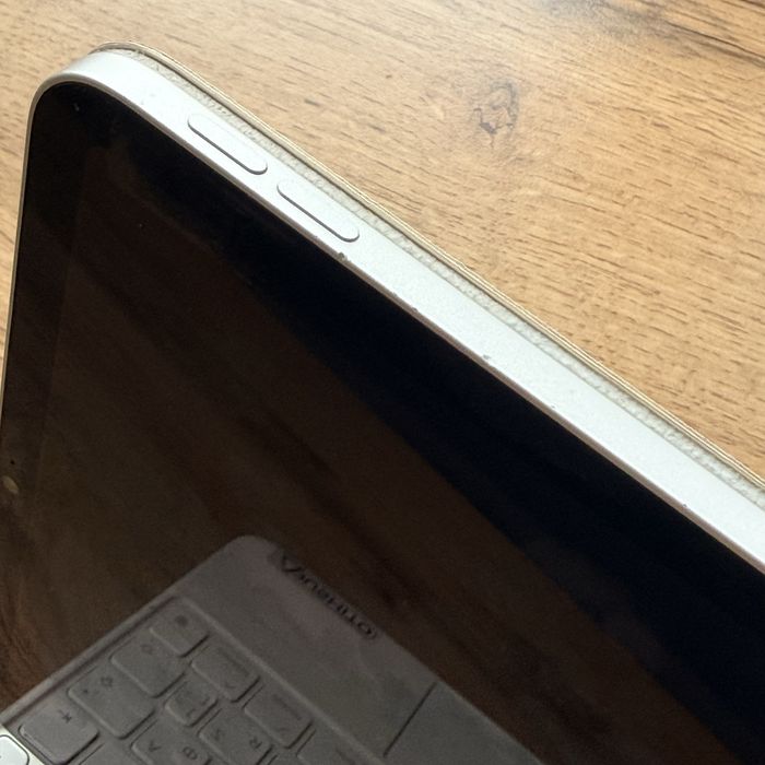 Продам ipad Pro 11' (на чипе М2, 256гб+бонусы)