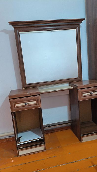 Спальный гарнитур