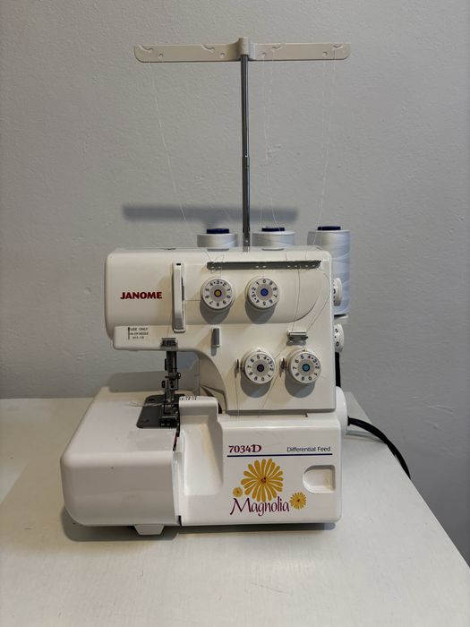 Швейный машина,оверловочный машина,стол кроечный