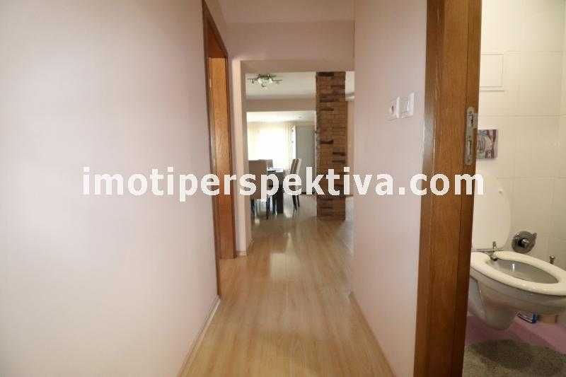 Продава се Тристаен апартамент в Пловдив, Кючук Париж - 120 кв.м за 1584 €/кв.м - Снимка #16