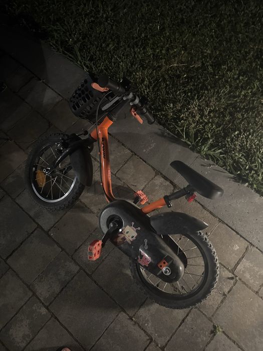 Велосипед с кошница за играчки,звънец,фар на батерии и стоп на батерии