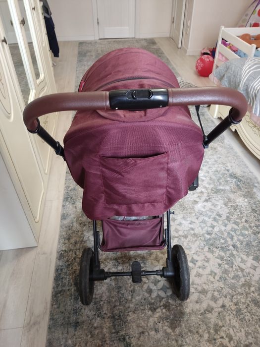 Срочно продам детскую коляску