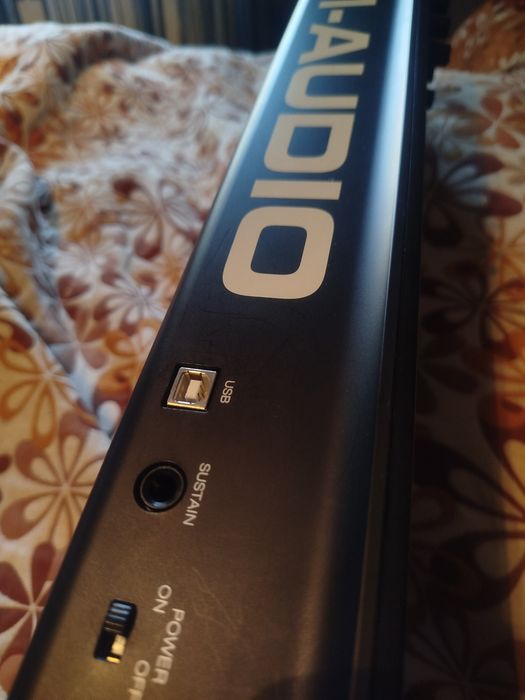 M-Audio Oxygen49 Миди клавиатура