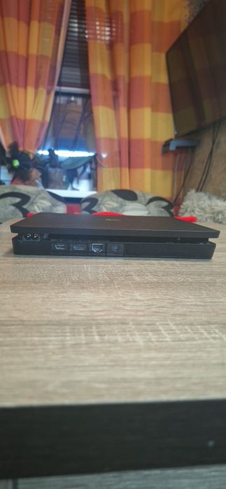 Playstation 4 slim и джойстик
