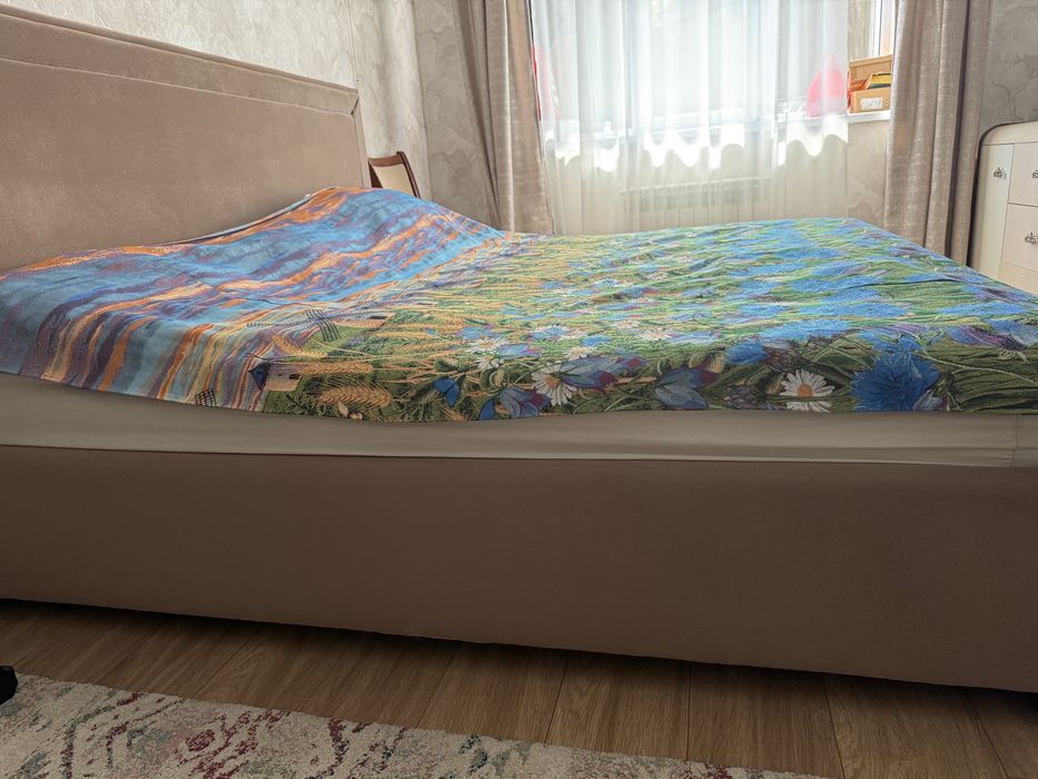 Продам кровать большую