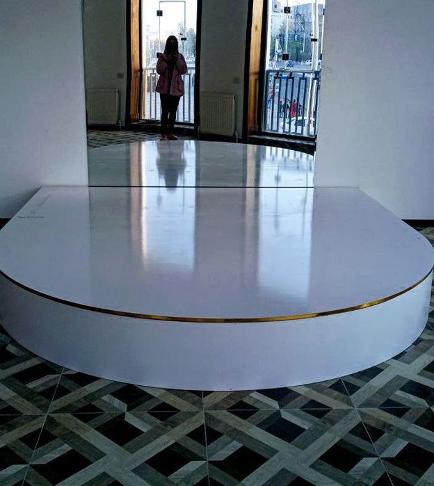 Podyum kelin liboslari saloni uchun