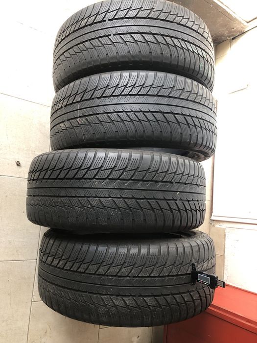 Зимни гуми 225/50/17 Bridgestone Blizzak RFT 4бр