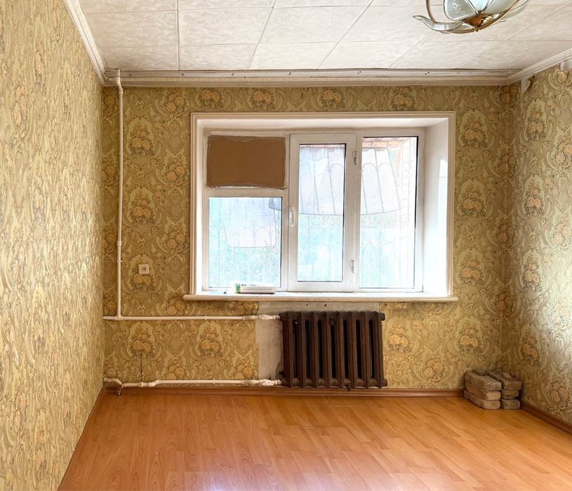 Дубовая.Ипотеки нет.Торцевая .