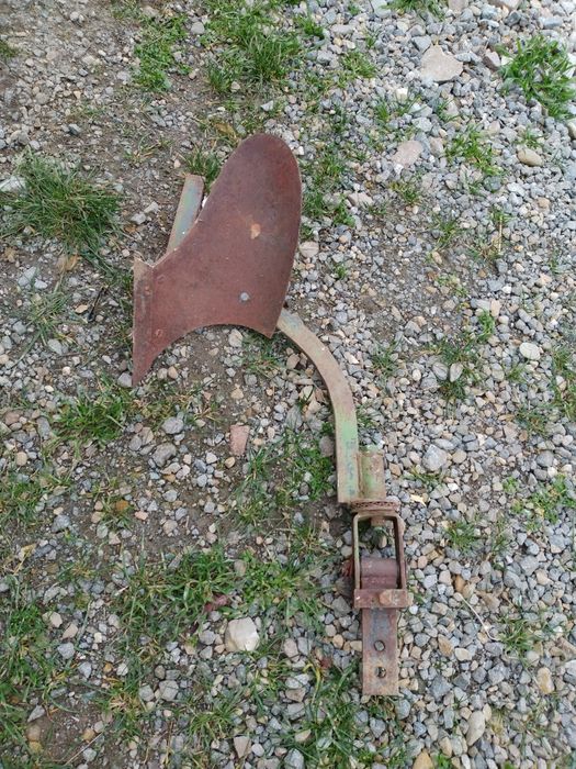 Plug mic pentru motocultor