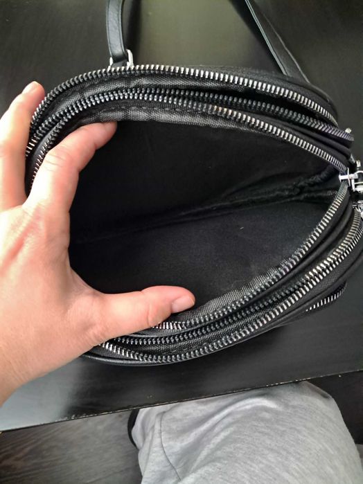 Gentuță tip borsetă,piele ecologică,nouă