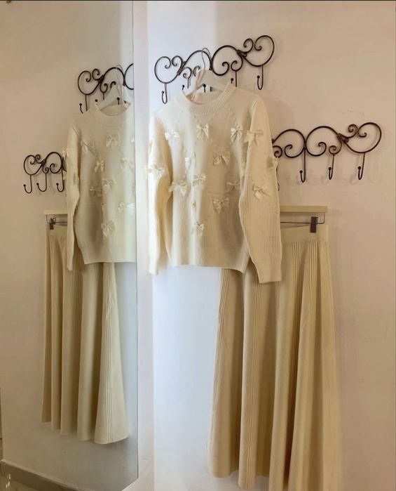 Дървени закачалки/ пластмасови закачалки