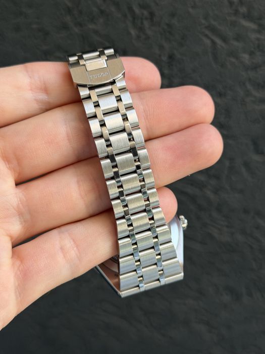 Унисекс автоматичен часовник Tudor Royal Date 28500 38mm