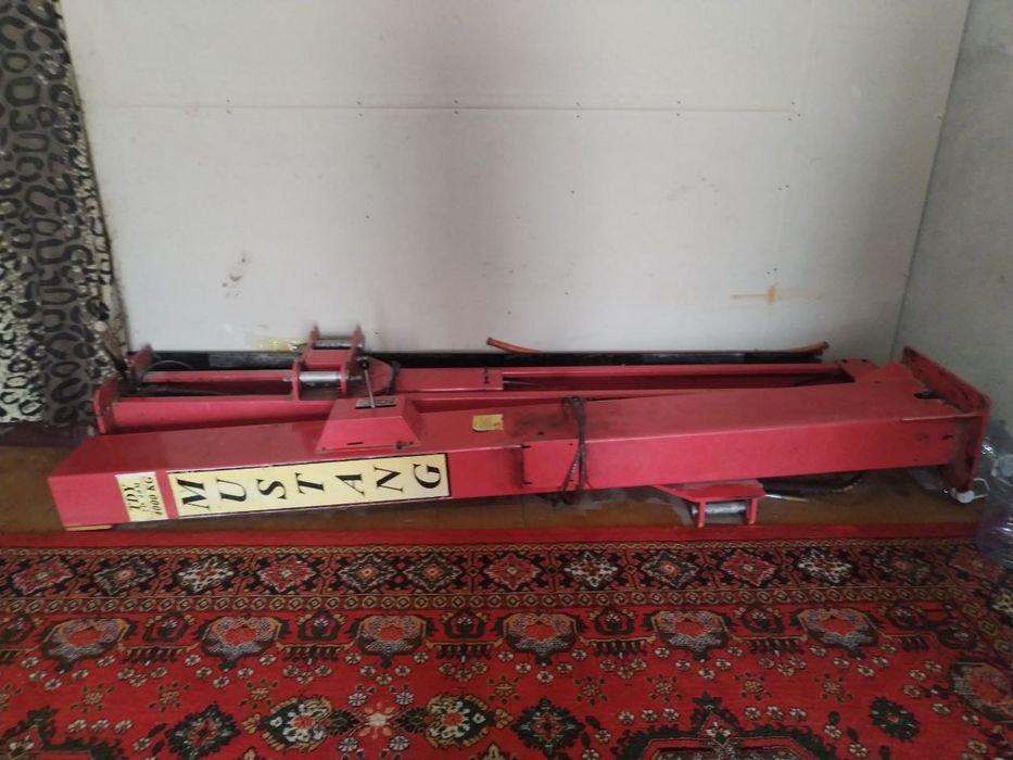 Мустанг Подйомник сотилади Бир йарим йил ишлатилган холати яхши